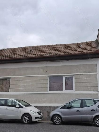 Casă cu 4 camere în Cetate