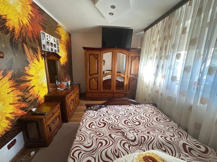 Apartament cu 3 camere semidecomandat în Central