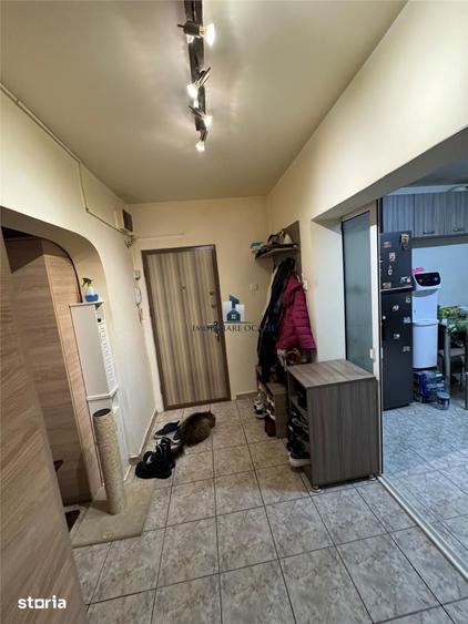 Apartament cu 4 camere decomandat în Berceni