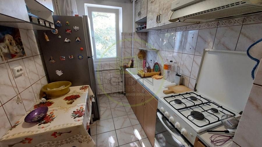 Apartament 2 camere semidecomandat, etajul 3, Craiovita zona Scoala Elena Farago - 3