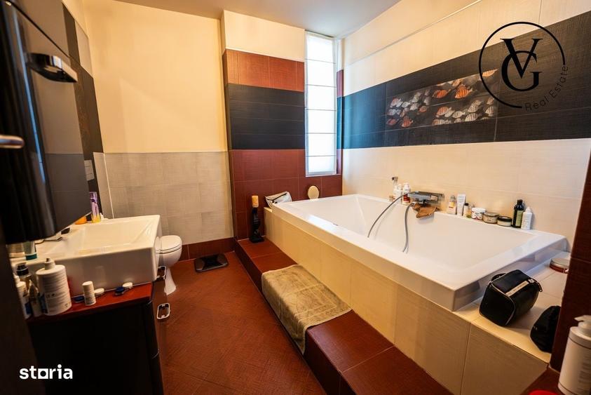 Casă cu 4 camere în Ostratu