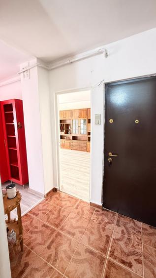 Apartament cu 3 camere decomandat în Hotvon