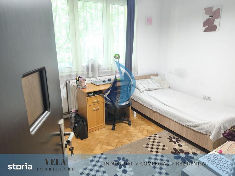 Apartament cu 3 camere în 22 Decembrie 1989