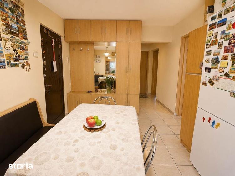 Apartament cu 3 camere decomandat în Central
