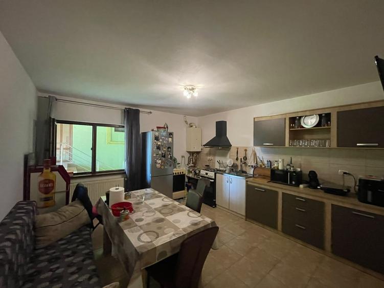 Apartament cu 2 camere decomandat, mobilat în Ghiroda