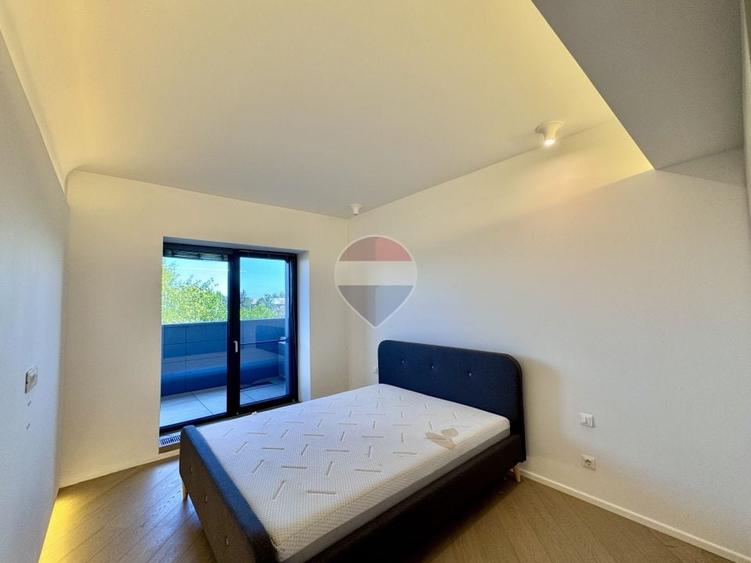 Apartament cu 3 camere decomandat, mobilat în Cotroceni