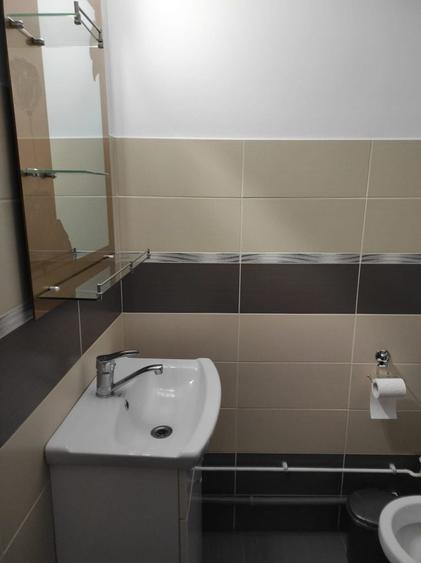 Apartament cu 3 camere decomandat în Valea Adâncă