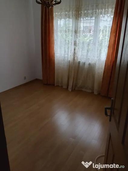 Apartament cu 2 camere decomandat în C5