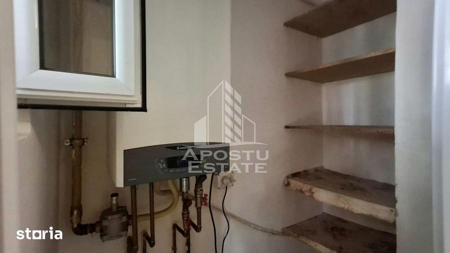 Garsonieră decomandată, mobilată în Pârneava