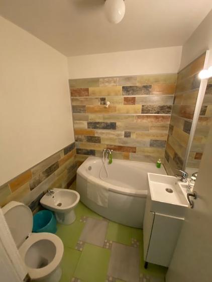 Apartament cu 3 camere semidecomandat în Ștefan cel Mare