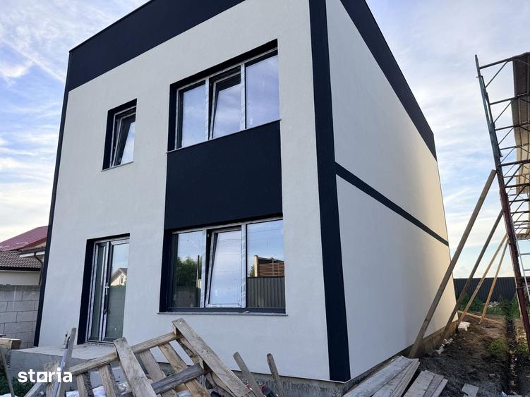 Casă cu 4 camere cu Teren 300 Mp în Cumpăna