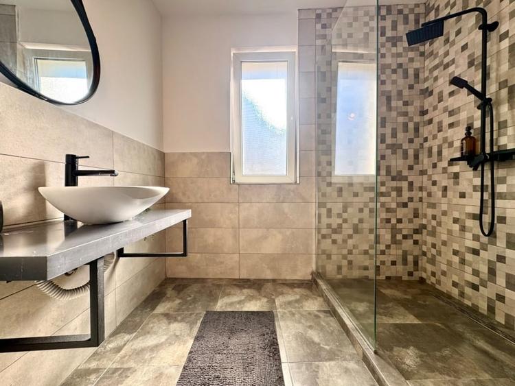 Apartament cu 3 camere semidecomandat, mobilat în Mănăștur
