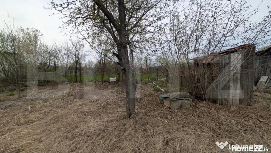 Casă cu 4 camere cu Teren 1100 Mp în Central