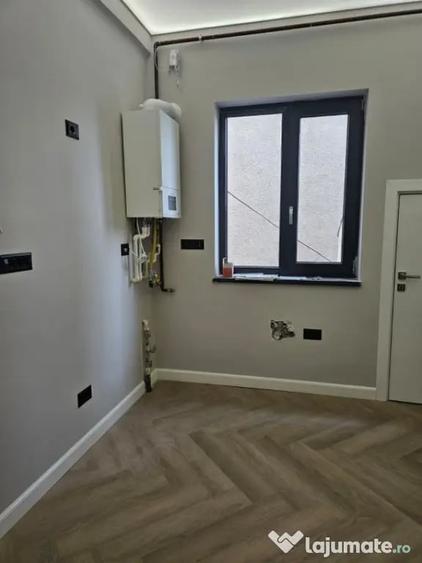 Apartament cu 3 camere semidecomandat în Ultracentral