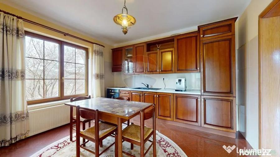 Casă cu 3 camere cu Teren 10331 Mp în Sohodol