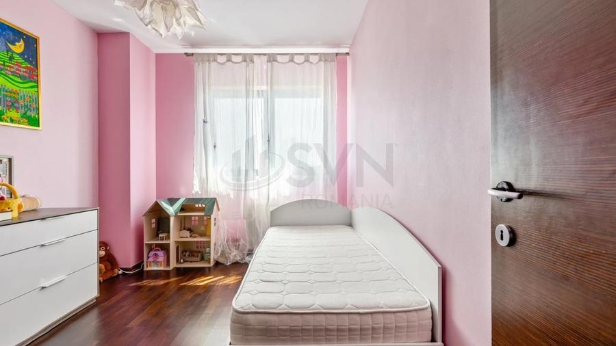 Apartament cu 3 camere decomandat, mobilat în P-ța Victoriei