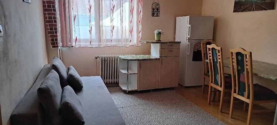 Ofer spre inchiriere garsoniera la casa-zona Garii Mari - 2