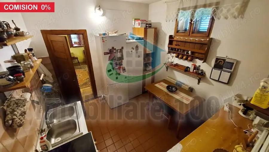 Casă cu 6 camere cu Teren 1658 Mp în Colțirea