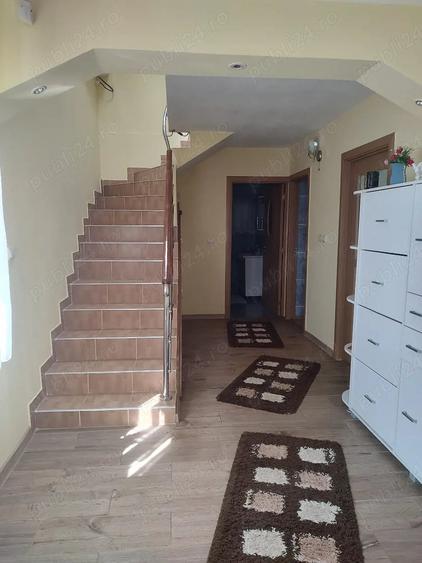 Casă cu 5 camere cu Teren 362 Mp în Malu Mare