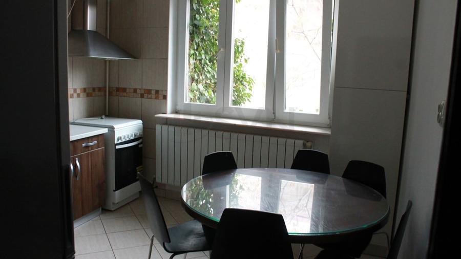 Apartament cu 4 camere decomandat, mobilat în Dorobanți