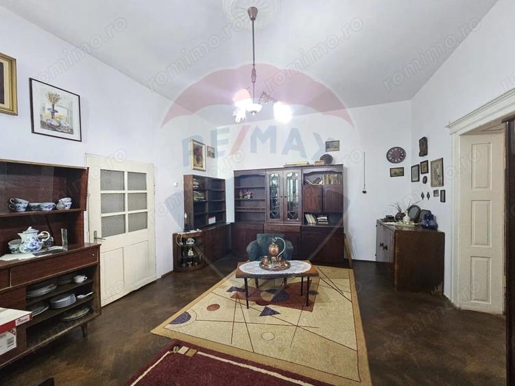 Casă cu 3 camere cu Teren 650 Mp în Central