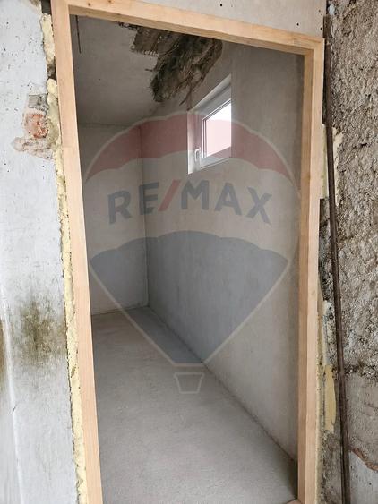 Casă cu 2 camere cu Teren 639 Mp în Ultracentral