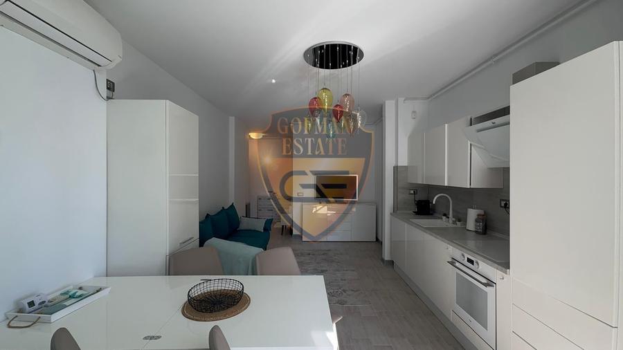 Apartament cu 3 camere semidecomandat, mobilat în Nord
