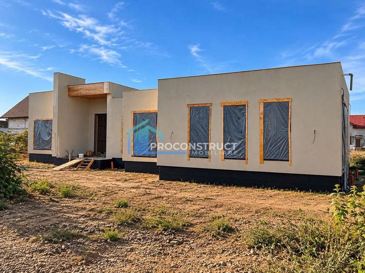Casă individuală cu 6 camere cu Canalizare în Jebel