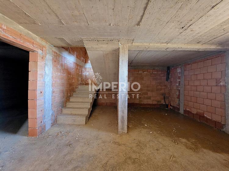 Duplex cu 5 camere cu Canalizare în Făget