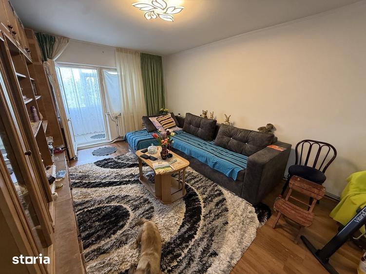 Apartament cu 3 camere decomandat în Calarași 4