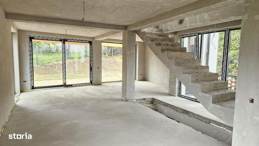 Casă cu 4 camere în Gruia