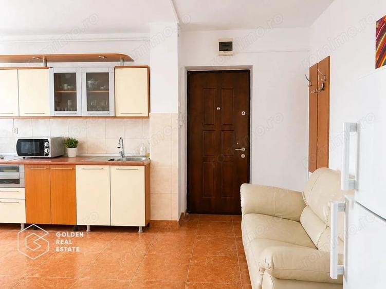 Apartament cu 3 camere semidecomandat în Central
