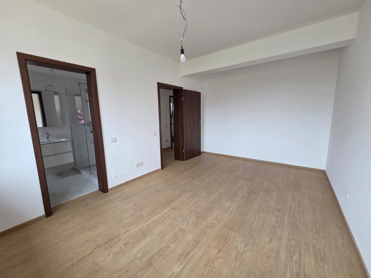 Casă individuală cu 4 camere cu Canalizare în Sud-Vest