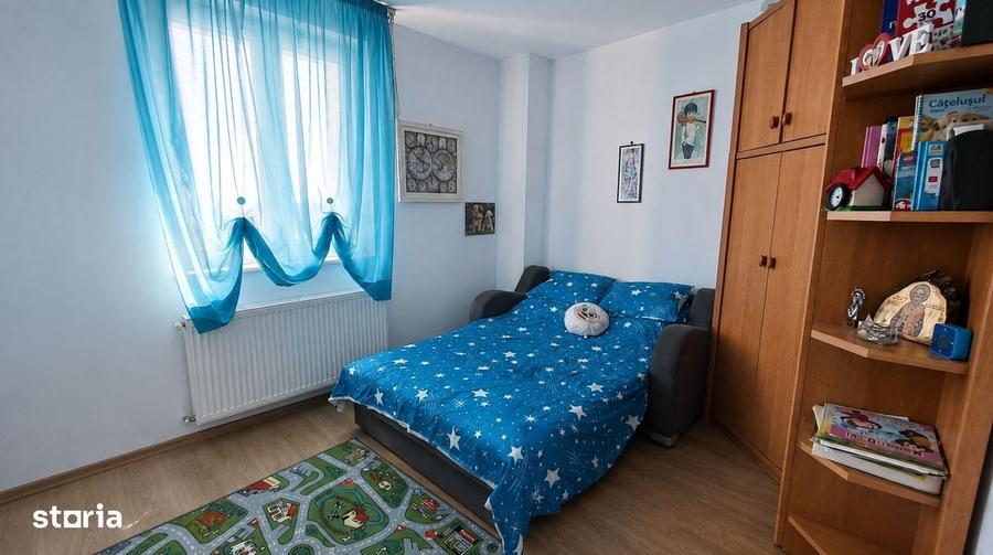 Apartament cu 4 camere decomandat în Central
