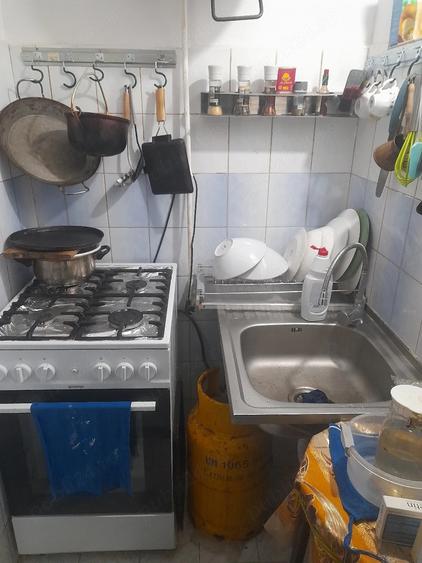 Garsonieră decomandată în Sud