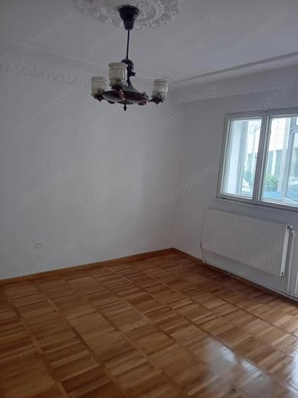 Apartament cu 2 camere decomandat în Port