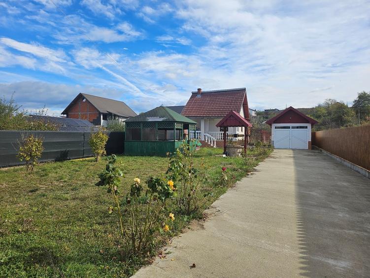 Casă individuală cu 4 camere cu Teren 1676 Mp în Exterior Nord