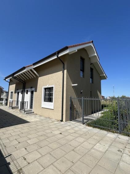 Duplex cu 3 camere cu Canalizare în Rudicica