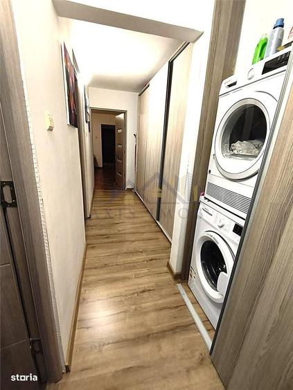 Apartament cu 3 camere semidecomandat, mobilat în Micro 3
