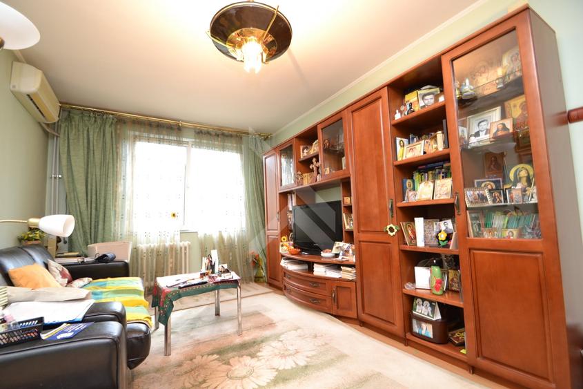 Apartament cu 3 camere semidecomandat, mobilat în Dristor