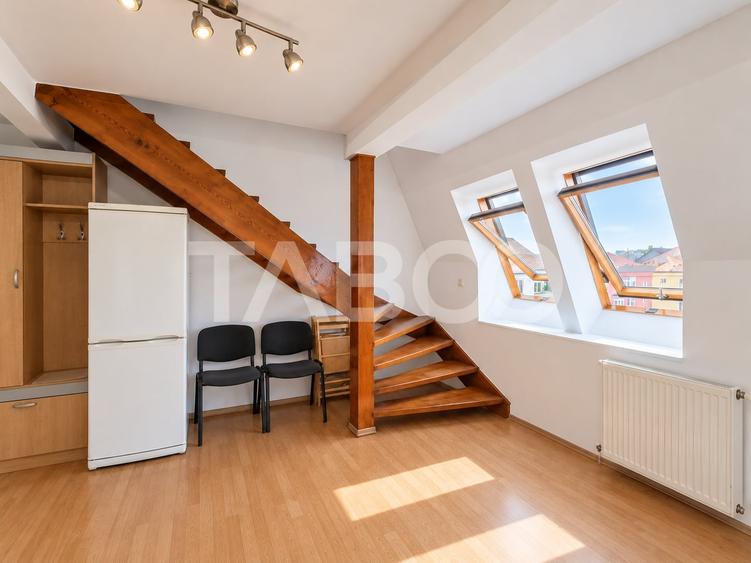 Apartament cu 4 camere decomandat, mobilat în Vasile Aaron