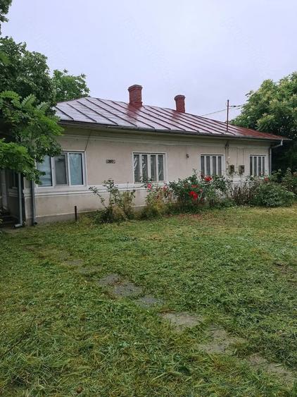 Casă cu 5 camere cu Teren 800 Mp în Central