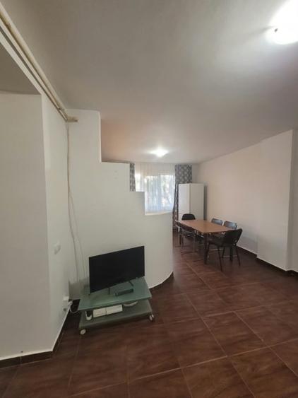 Apartament cu 3 camere decomandat, mobilat în Gării