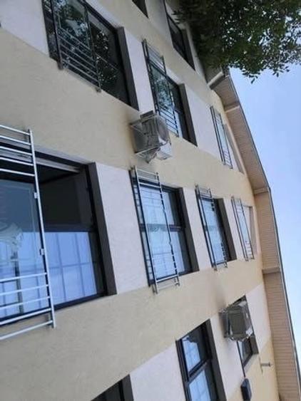 Apartament cu 2 camere semidecomandat, mobilat în Central