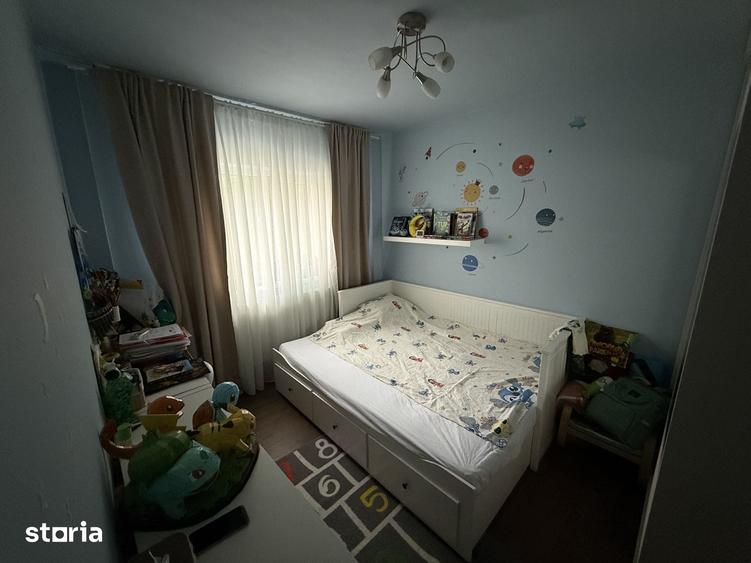 Apartament cu 4 camere în Berceni