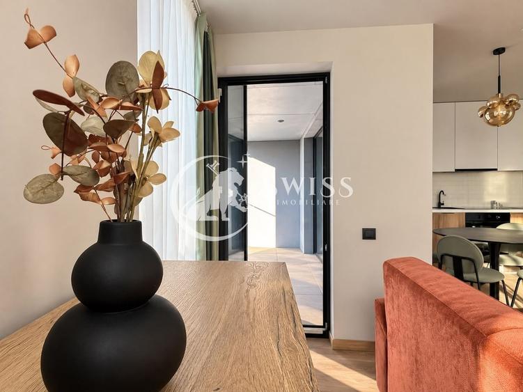 Apartament cu 2 camere semidecomandat, mobilat în Central