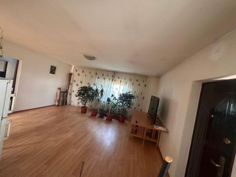 Casă cu 3 camere în Poiana