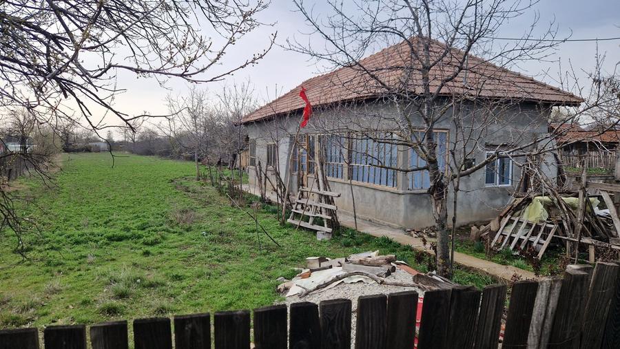 Casă cu 3 camere cu Teren 2185 Mp în Stoicănești