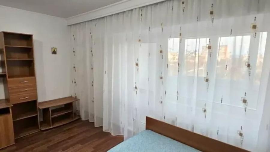 Garsonieră decomandată în Podu Roș