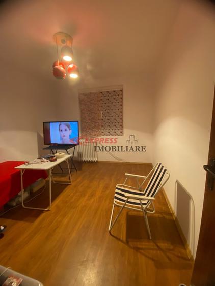 Apartament cu 3 camere decomandat în Dristor